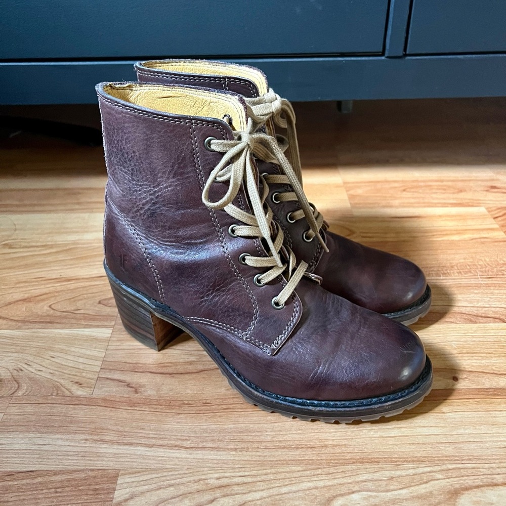 Frye Sabrina Lace Up Ankle Boots